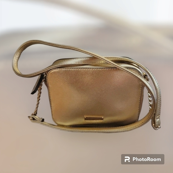 3/$30 NEW YORK & CO 1990s Gold Metallic Crossbody Holiday Evening Micro Purse - Picture 1 of 10